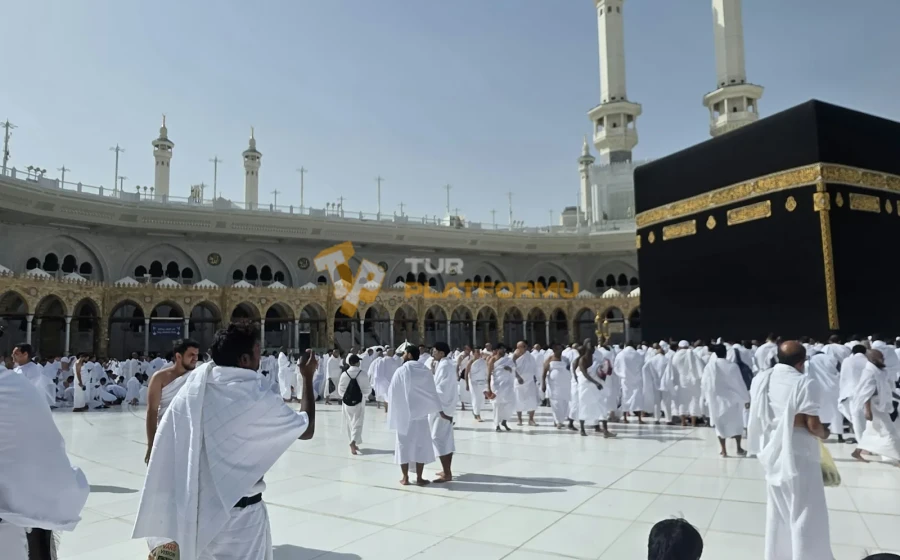 Kutsal topraklarda ihram kıyafetleri ve ibadet hazırlığı